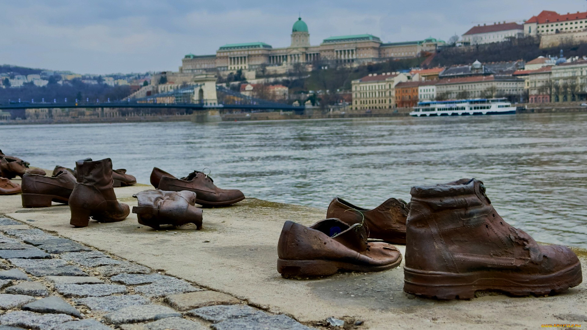 shoes on the danube memorial, ,  , , shoes, on, the, danube, memorial